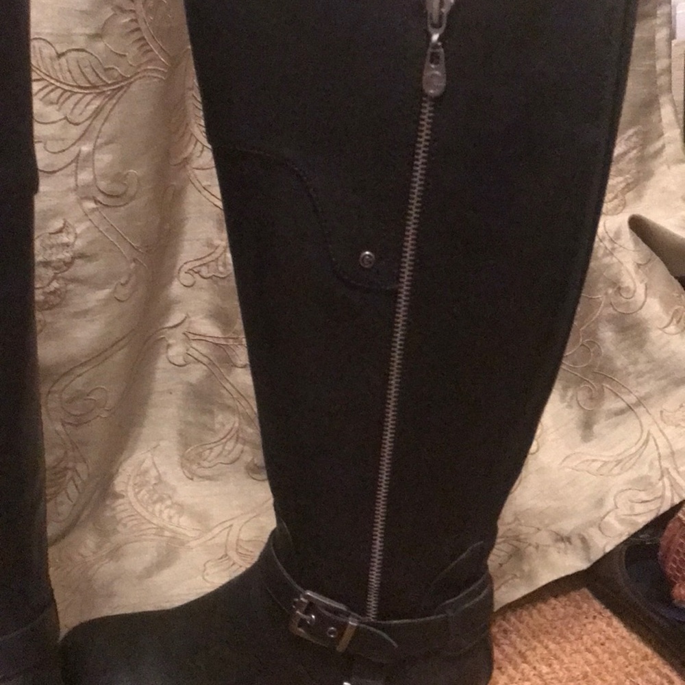 ‼️SOLD‼️Guess Boots - Picture 6 of 8